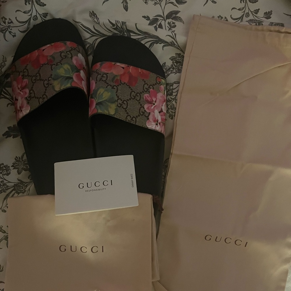 Gucci Slides- Women’s size 8